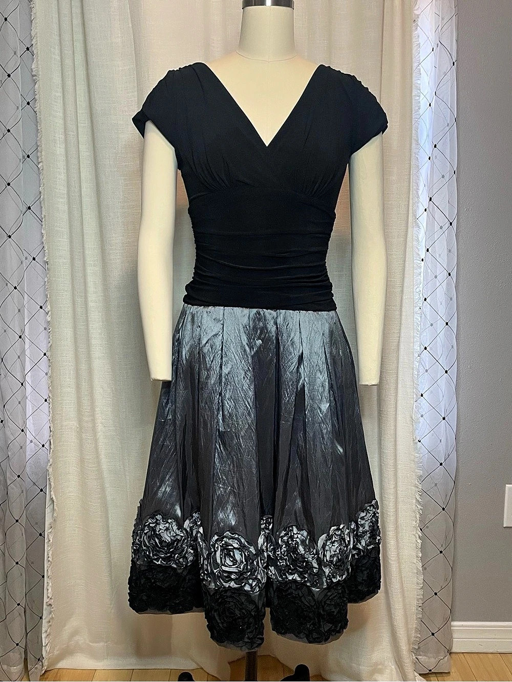S.L. Fashions - Floral Black & Gray Midi Dress Size 6 S/M